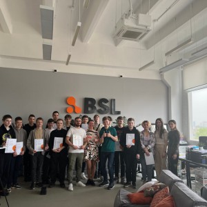Наши резиденты проходят стажировку в IT-компании BSL - КИБЕРшкола программирования для детей, компьютерные курсы для школьников, начинающих и подростков - KIBERone г. Екатеринбург